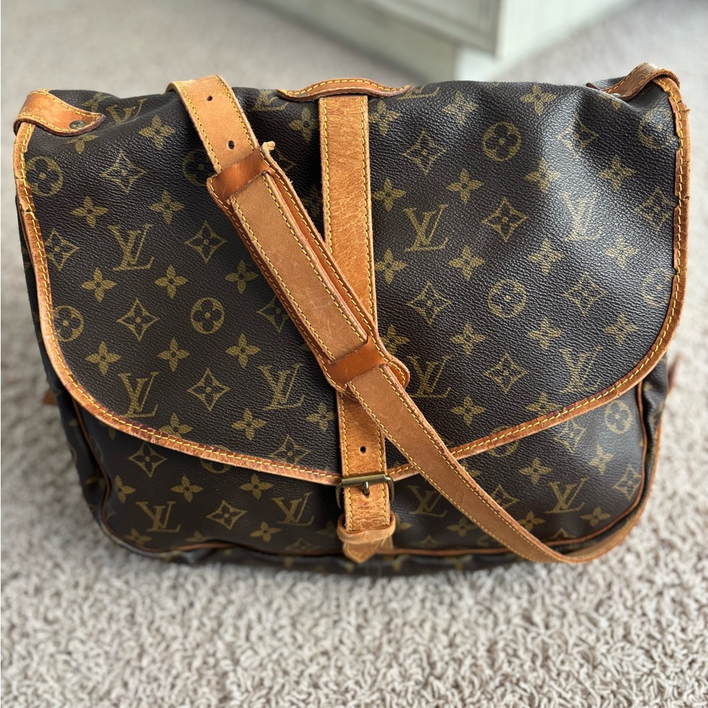 LOUIS VUITTON Saumur 35 Shoulder Bag Malletier